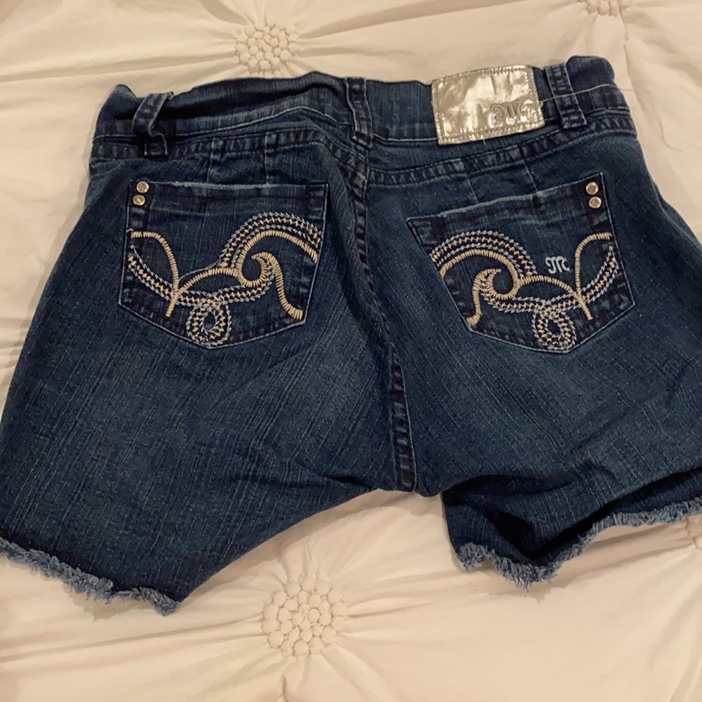 Shorts - Picture 2 of 2